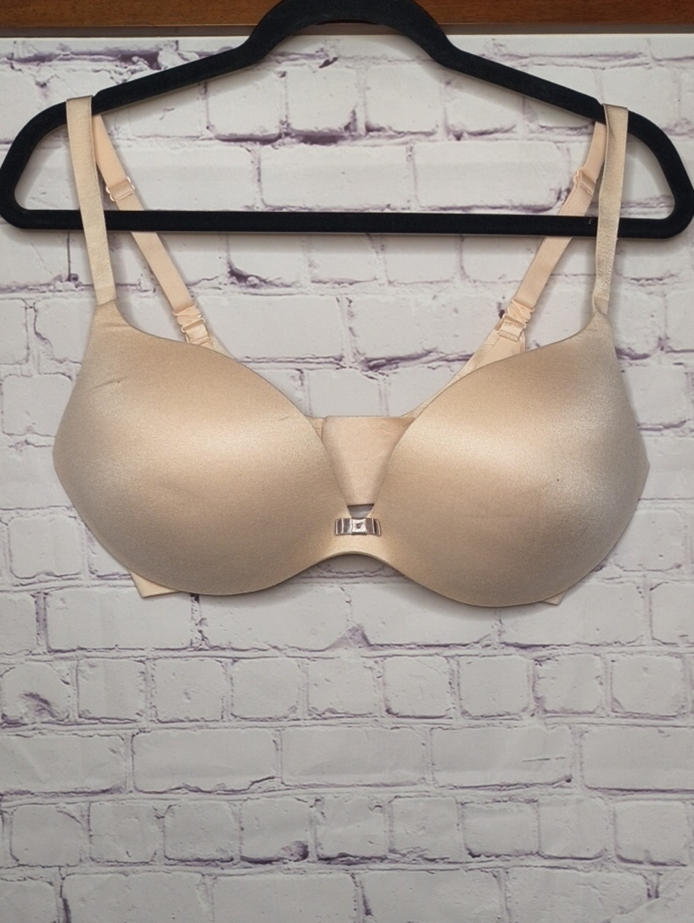 Victoria's Secret Smooth Nude T-Shirt Bra Small Bow In Center Size 36DD AE